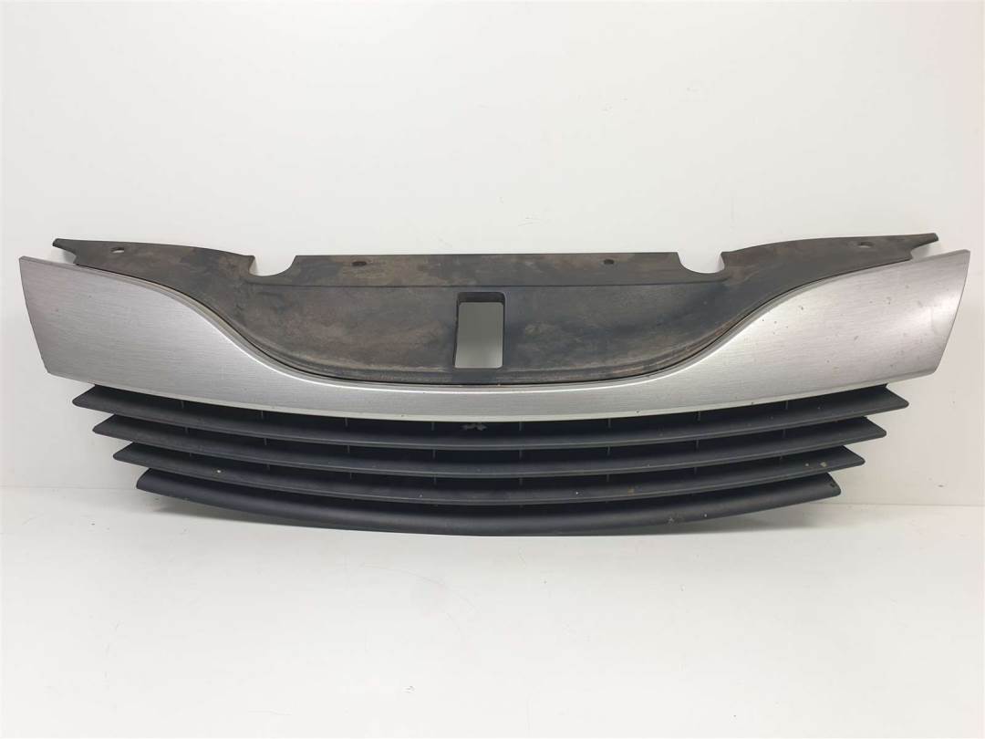 REJILLA DELANTERA - 8200390126 - RENAULT - LAGUNA II (BG0)