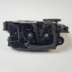 CERRADURA PUERTA DELANTERA DERECHA 5K1837016E VOLKSWAGEN GOLF VII VARIANT Autodesguaces Alicante