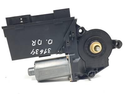 MOTOR ELEVALUNAS DELANTERO DERECHO 7L0959702A VOLKSWAGEN TOUAREG (7LA) Autodesguaces Alicante