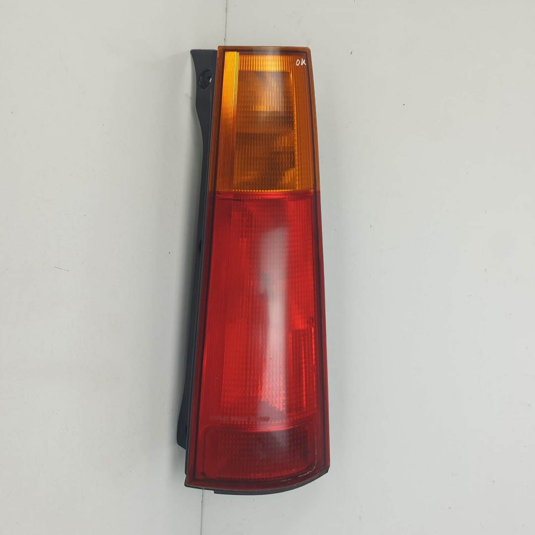 PILOTO TRASERO DERECHO - HONDA - CR-V (RD1/3)