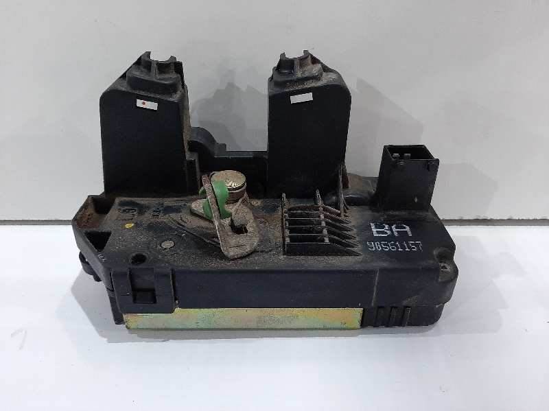 Serrure de porte arrière gauche - 90561157 - OPEL - ZAFIRA A