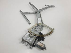 ELEVALUNAS DELANTERO IZQUIERDO A337013132220 OPEL ZAFIRA B Autodesguaces Alicante