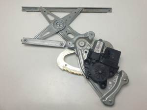 ELEVALUNAS TRASERO DERECHO 827303178R RENAULT SCENIC III (JZ) Autodesguaces Alicante
