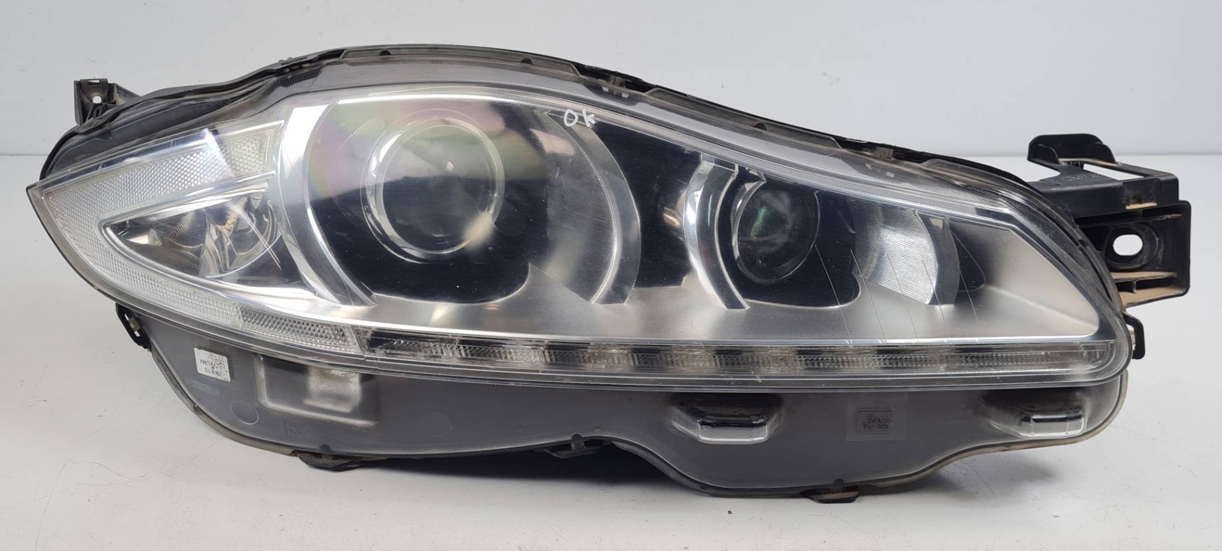Right headlight - AW9313W029ED - JAGUAR - XJ (X351)