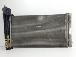 CONDENSADOR / RADIADOR AIRE ACONDICIONADO 6453696874302 BMW SERIE 1 BERLINA (E81/E87) Autodesguaces Alicante
