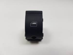 MANDO ELEVALUNAS TRASERO DERECHO 8E0959855 AUDI A4 AVANT (8E) Autodesguaces Alicante