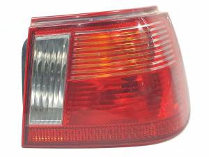 PILOTO TRASERO DERECHO 6K6945096J SEAT IBIZA (6K1) Autodesguaces Alicante