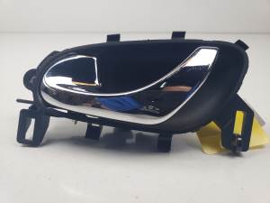 MANETA INTERIOR TRASERA IZQUIERDA 806714EA1A NISSAN QASHQAI (J11) Autodesguaces Alicante