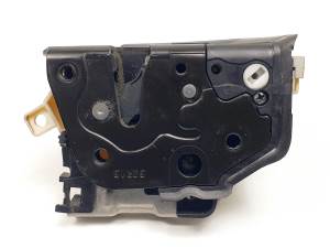 CERRADURA PUERTA DELANTERA DERECHA 8X1837016 AUDI A1 (8X) Autodesguaces Alicante