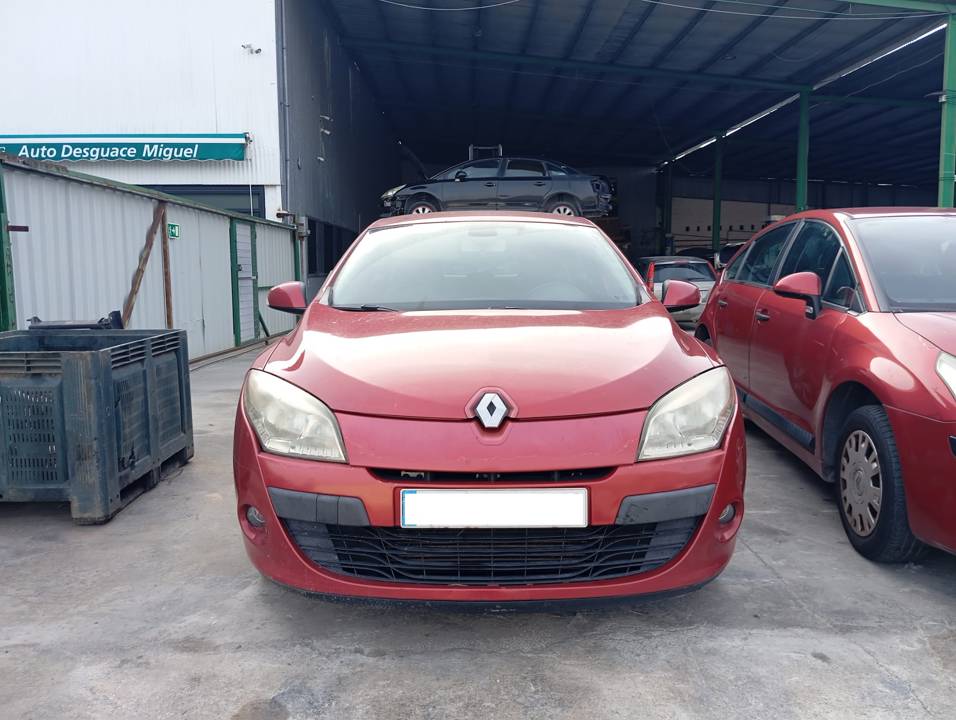 Imagen del vehículo RENAULT MEGANE III BERLINA 5 P