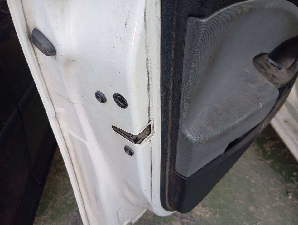 CERRADURA PUERTA DELANTERA IZQUIERDA