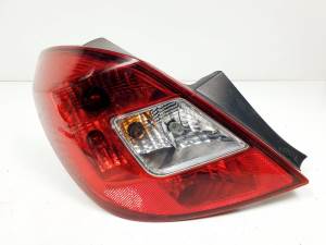PILOTO TRASERO IZQUIERDO 13269050 OPEL CORSA D Autodesguaces Alicante