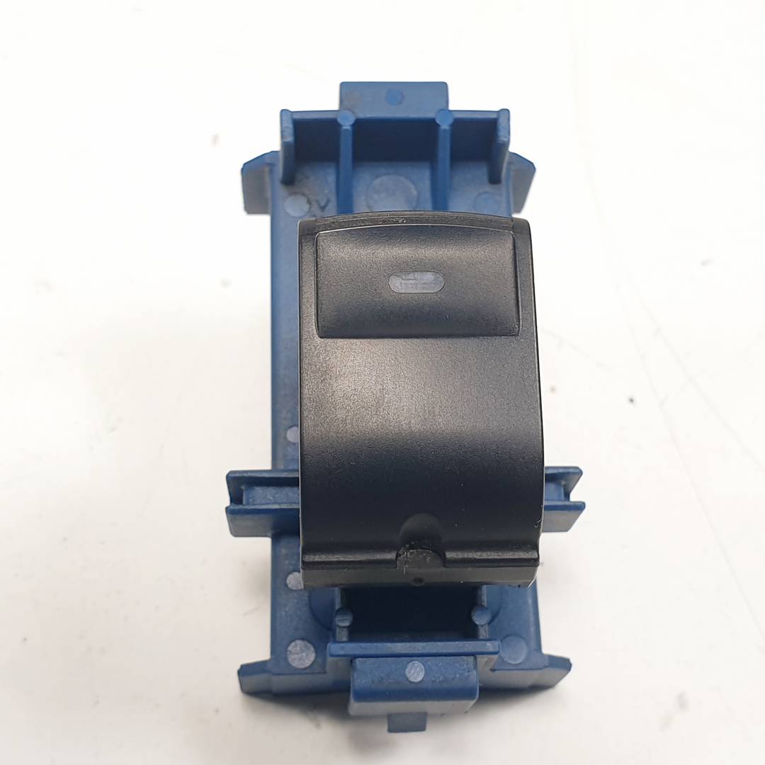 MANDO ELEVALUNAS DELANTERO DERECHO - 8481005070 - TOYOTA - AVENSIS BERLINA (T27)