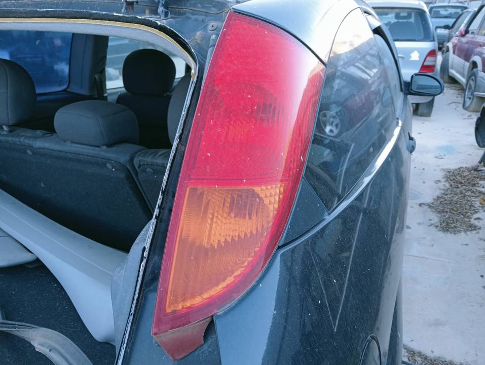 PILOTO TRASERO DERECHO
