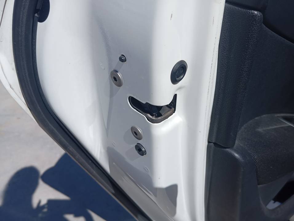 CERRADURA PUERTA TRASERA IZQUIERDA