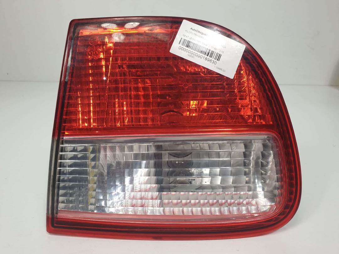 PILOTO TRASERO DERECHO INTERIOR - 1M6945092B - SEAT - LEON (1M1)