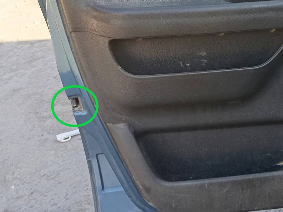 CERRADURA PUERTA DELANTERA IZQUIERDA