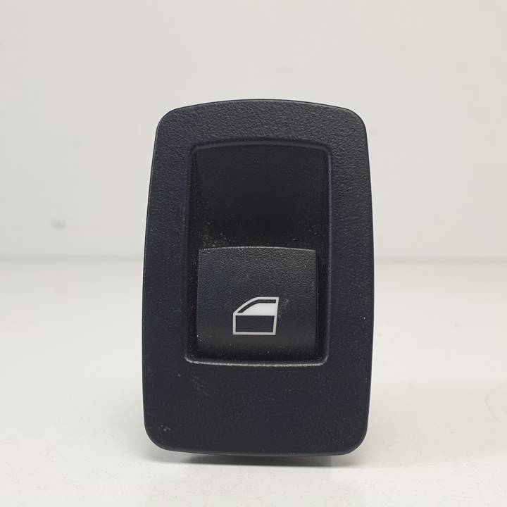 MANDO ELEVALUNAS TRASERO DERECHO 920810603 BMW 1 F20 LCI Autodesguaces Alicante