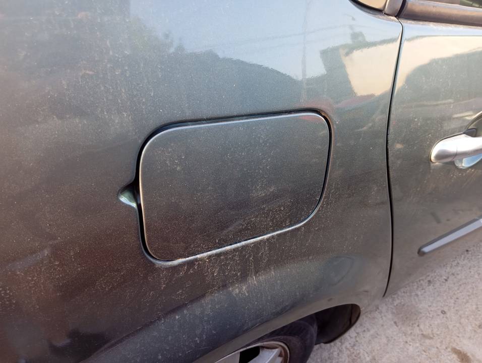 TAPA EXTERIOR COMBUSTIBLE