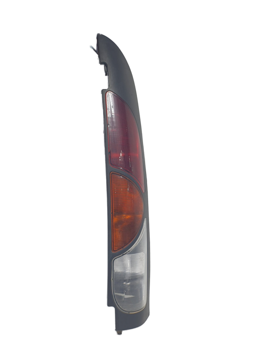 PILOTO TRASERO DERECHO 8200103292 RENAULT KANGOO (F/KC0) Autodesguaces Alicante