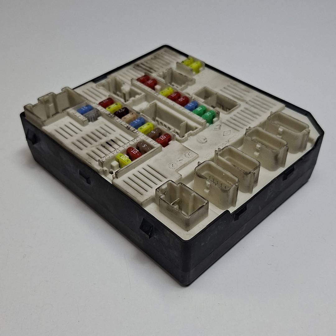 CAJA RELES / FUSIBLES - 284B60008R - RENAULT - MEGANE III BERLINA 5P