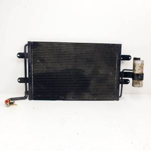 CONDENSADOR / RADIADOR AIRE ACONDICIONADO 1J0820411D VOLKSWAGEN BORA BERLINA (1J2) Autodesguaces Alicante