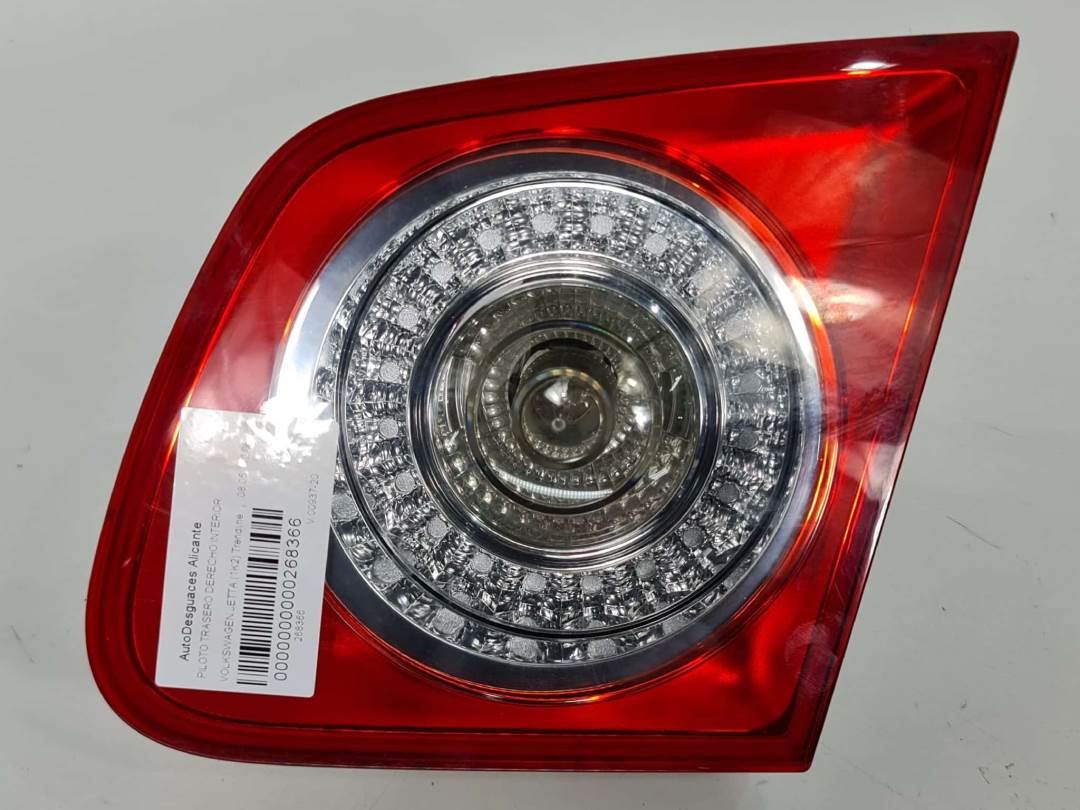 PILOTO TRASERO DERECHO INTERIOR - 1K5945094 - VOLKSWAGEN - JETTA (1K2)