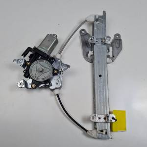 ELEVALUNAS TRASERO DERECHO 6073089915 NISSAN MURANO (Z50) Autodesguaces Alicante