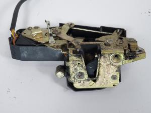 CERRADURA PUERTA TRASERA DERECHA VOLVO SERIE 850 Autodesguaces Alicante
