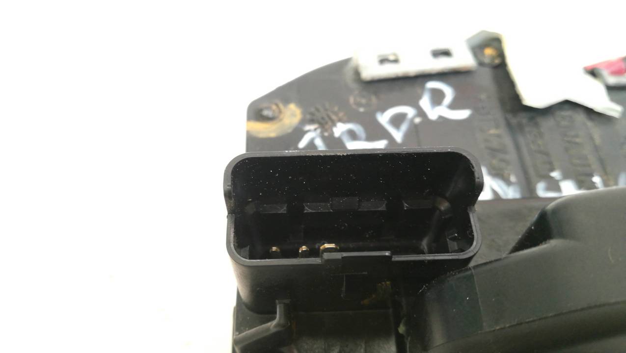 CERRADURA PUERTA TRASERA DERECHA