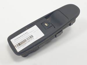 MANDO ELEVALUNAS DELANTERO DERECHO 96639377ZD CITROEN C4 GRAND PICASSO Autodesguaces Alicante