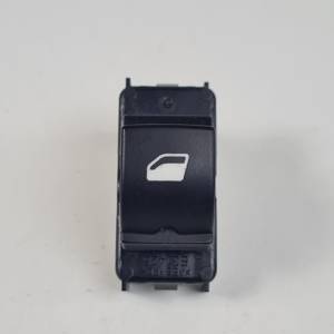 MANDO ELEVALUNAS DELANTERO DERECHO 96751115ZD PEUGEOT 2008 Autodesguaces Alicante