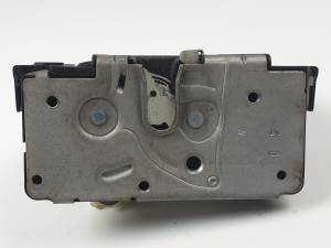 CERRADURA PUERTA DELANTERA DERECHA 13431840 OPEL CORSA E Autodesguaces Alicante
