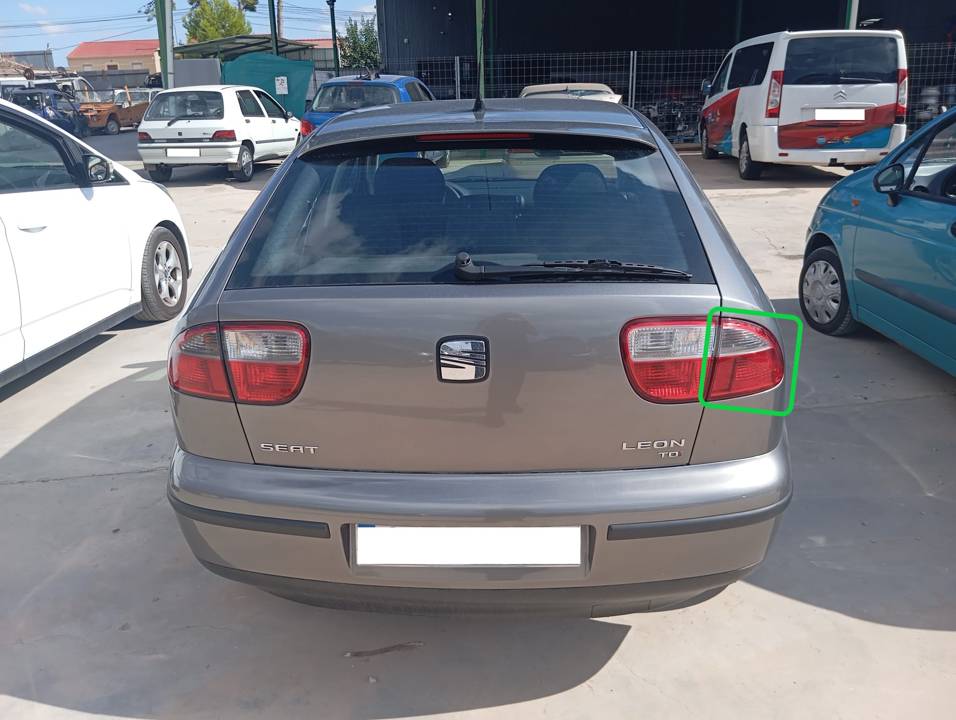 PILOTO TRASERO DERECHO