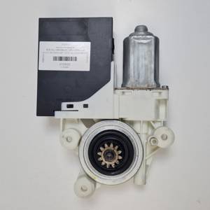 MOTOR ELEVALUNAS DELANTERO DERECHO 30737681 VOLVO V50 FAMILIAR Autodesguaces Alicante