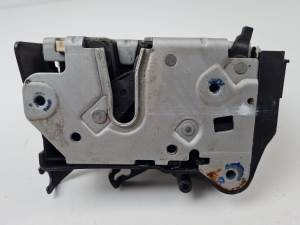 CERRADURA PUERTA TRASERA DERECHA FQM500180 LAND ROVER RANGE ROVER (L322) Autodesguaces Alicante