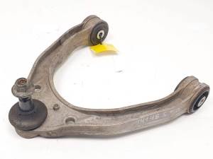 BRAZO SUSPENSION SUPERIOR DELANTERO DERECHO 7L0407047B AUDI Q7 (4L) Autodesguaces Alicante