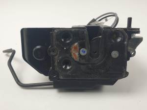 CERRADURA PUERTA TRASERA IZQUIERDA HYUNDAI I10 Autodesguaces Alicante