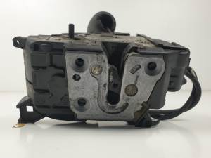 CERRADURA PUERTA TRASERA DERECHA RENAULT MEGANE III BERLINA 5P Autodesguaces Alicante