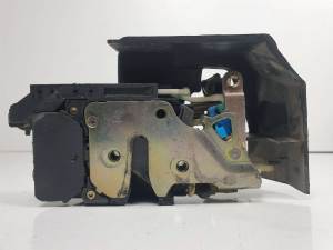 CERRADURA PUERTA DELANTERA DERECHA 18110242 ALFA ROMEO 156 (116) Autodesguaces Alicante