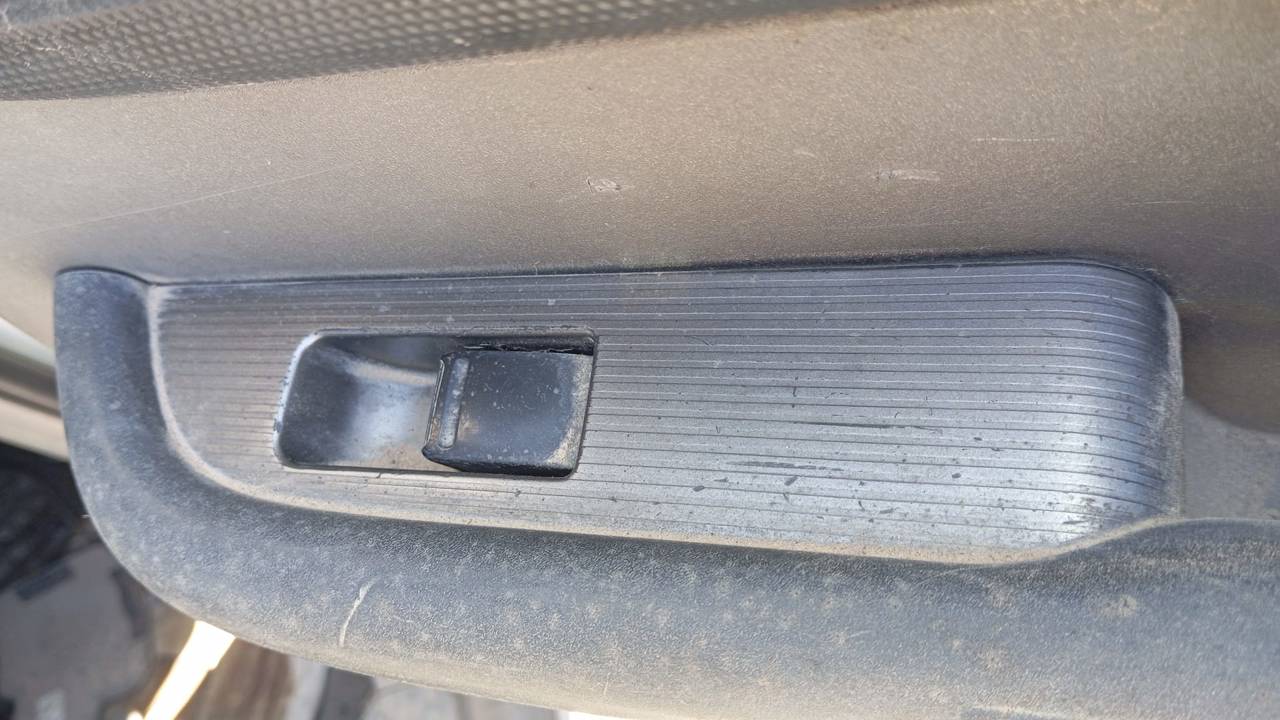 MANDO ELEVALUNAS TRASERO DERECHO