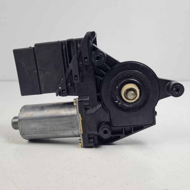 MOTOR ELEVALUNAS TRASERO IZQUIERDO 3B9839461A VOLKSWAGEN PASSAT VARIANT (3B5) Autodesguaces Alicante