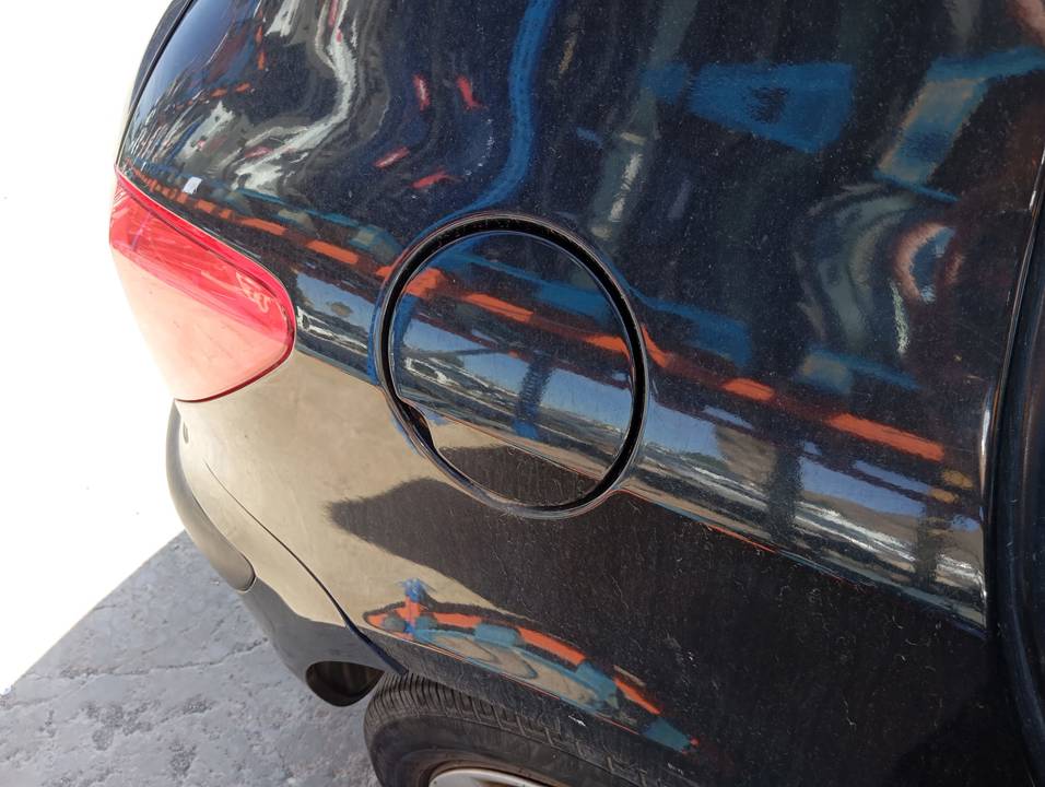 TAPA EXTERIOR COMBUSTIBLE