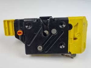 CERRADURA PUERTA TRASERA DERECHA VOLVO V70 FAMILIAR Autodesguaces Alicante