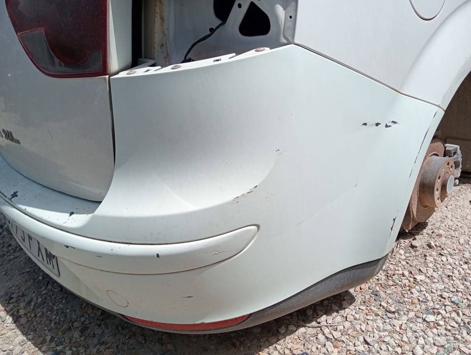 PARAGOLPES TRASERO