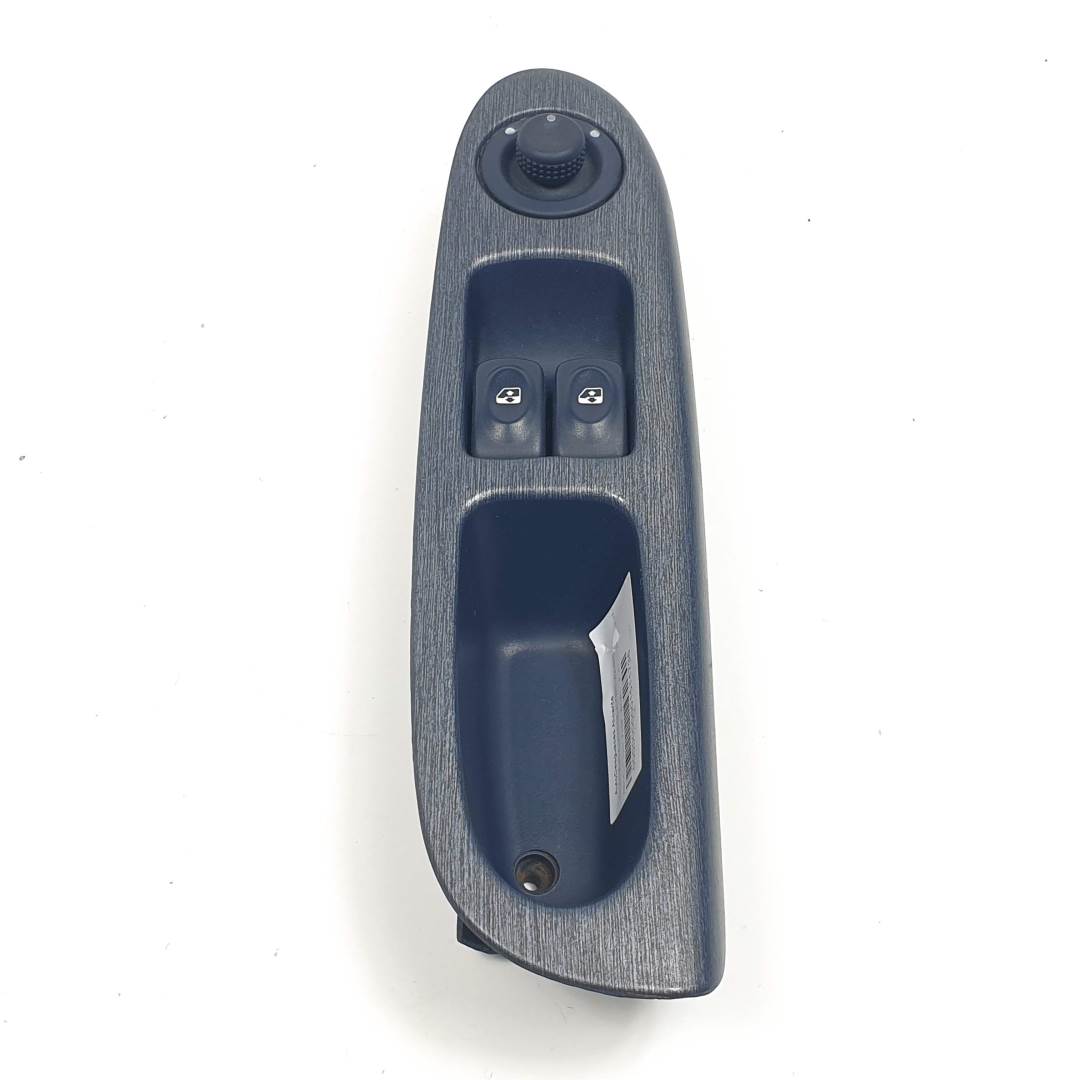 MANDO ELEVALUNAS DELANTERO IZQUIERDO - 7700411271 - RENAULT - CLIO II FASE I (B/CBO)