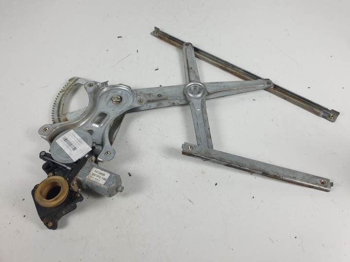ELEVALUNAS TRASERO IZQUIERDO 698400F020 TOYOTA COROLLA VERSO (R1) Autodesguaces Alicante