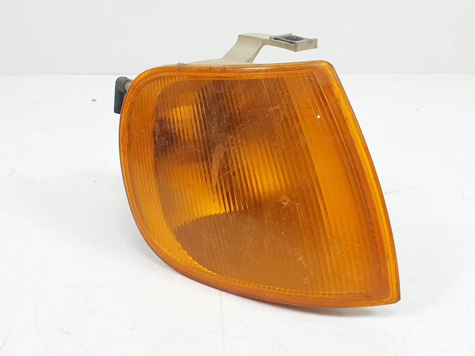PILOTO DELANTERO DERECHO - 6N0953050B - VOLKSWAGEN - POLO BERLINA (6N1)