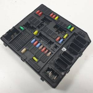 CAJA RELES / FUSIBLES 284B64544R RENAULT SCENIC III (JZ) Autodesguaces Alicante