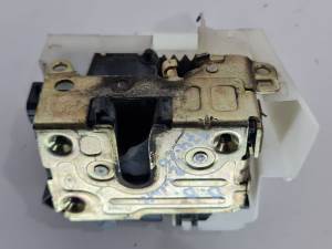 CERRADURA PUERTA DELANTERA DERECHA RENAULT MEGANE I SCENIC (JA0) Autodesguaces Alicante
